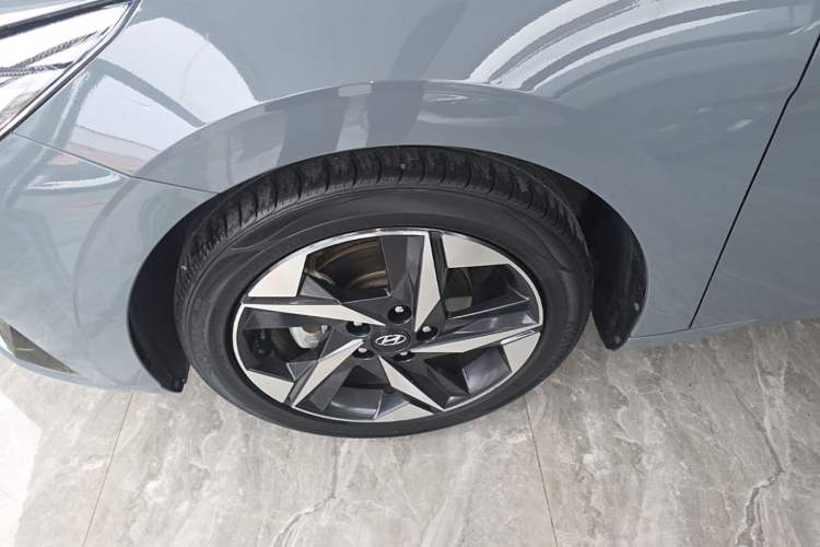 Used Hyundai Elantra 2022 1.5L CVT GLX Elite Edition Left Front Wheel Hub