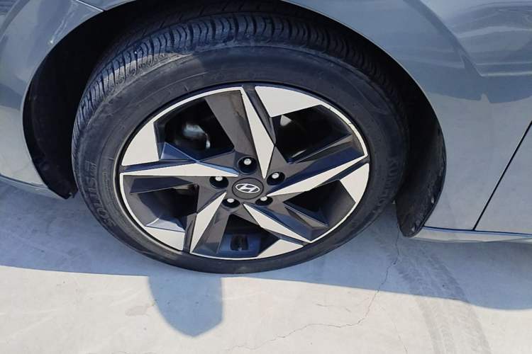 Used Hyundai Elantra 2022 1.5L CVT LUX Prestige Edition Left Front Wheel Hub