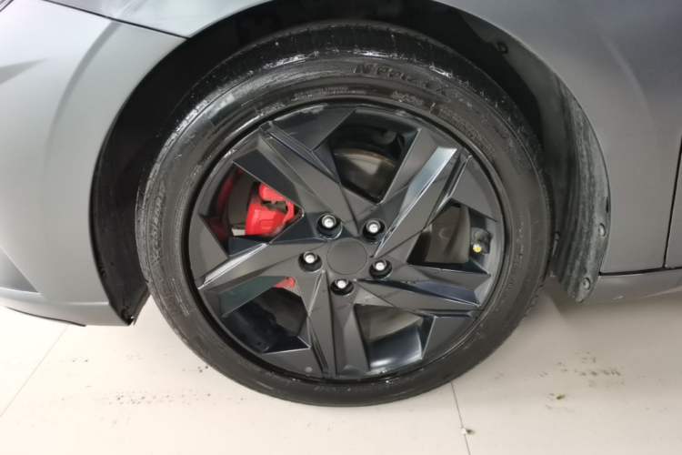 Used Hyundai Elantra 2022 1.5L CVT 20th Anniversary Edition Left Front Wheel Hub