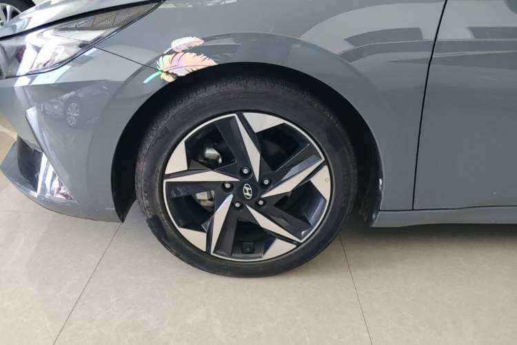 Used Hyundai Elantra 2022 1.5L CVT GLX Elite Edition Left Front Wheel Hub