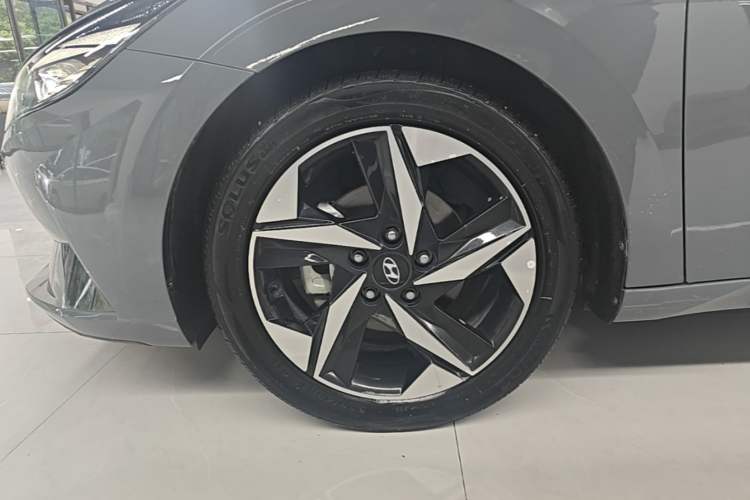 Used Hyundai Elantra 2022 1.5L CVT GLX Elite Edition Left Front Wheel Hub