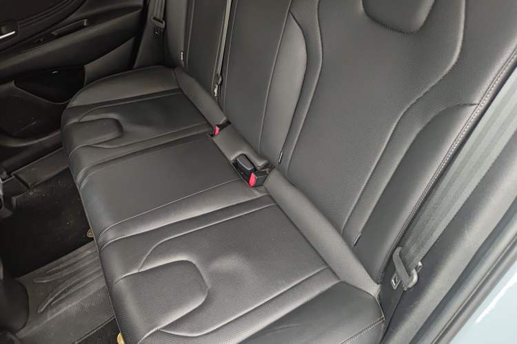 Used Hyundai Elantra 2022 1.5L CVT LUX Prestige Edition Left Rear Seat