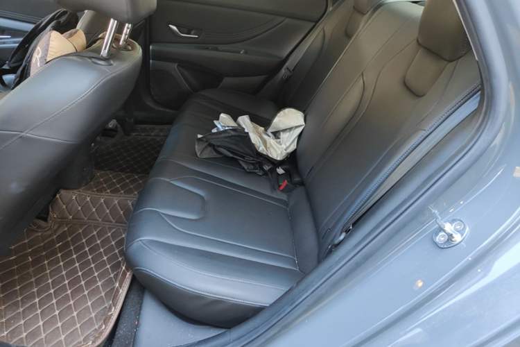 Used Hyundai Elantra 2022 1.5L CVT LUX Prestige Edition Left Rear Seat