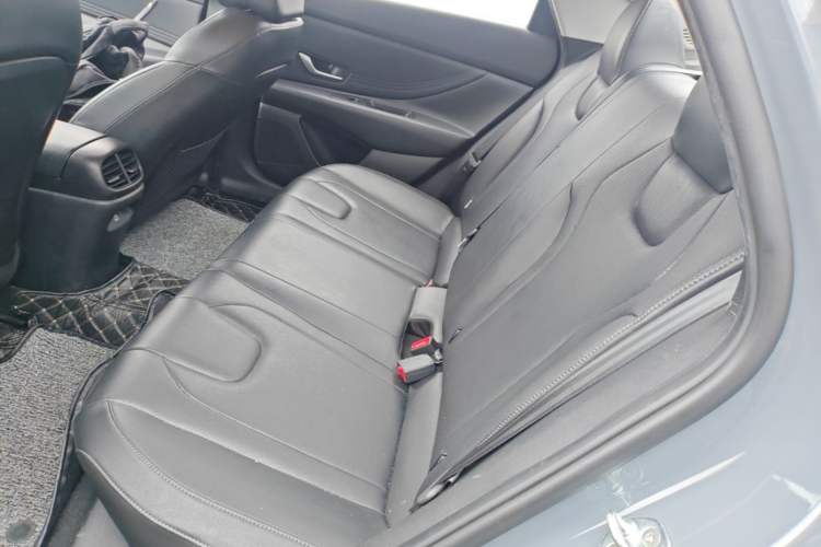 Used Hyundai Elantra 2022 1.5L CVT LUX Prestige Edition Left Rear Seat