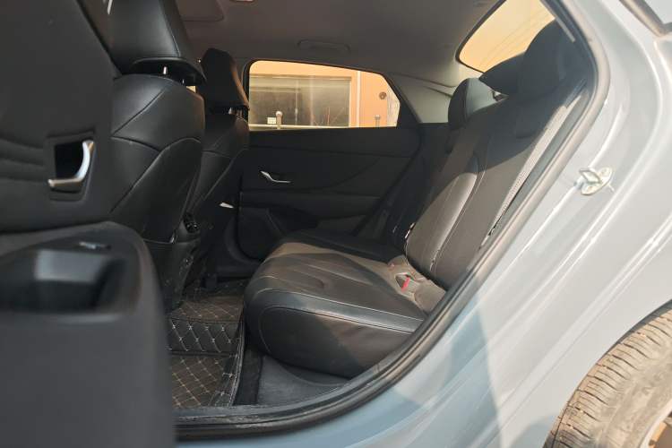 Used Hyundai Elantra 2022 1.5L CVT LUX Prestige Edition Left Rear Seat