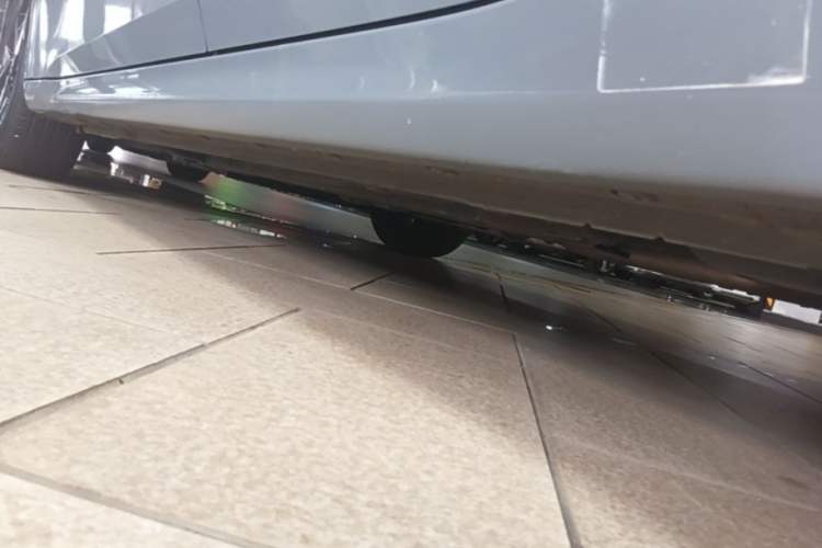 Used Hyundai Elantra 2022 1.5L CVT LUX Prestige Edition Left Side Sill