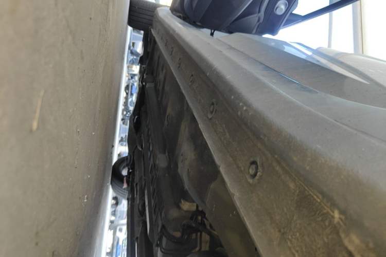 Used Hyundai Elantra 2022 1.5L CVT LUX Prestige Edition Left Side Sill