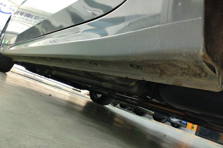 Used Hyundai Elantra 2022 1.5L CVT LUX Prestige Edition Left Side Sill