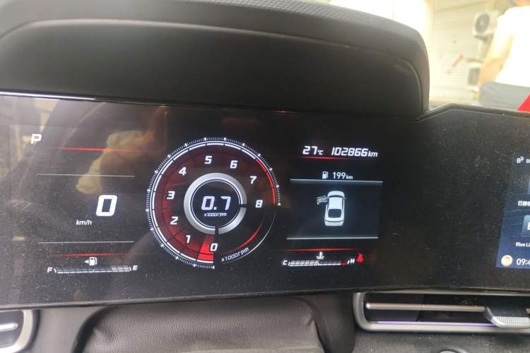 Used Hyundai Elantra 2022 1.5L CVT LUX Black Knight Limited Edition Odometer Close Up