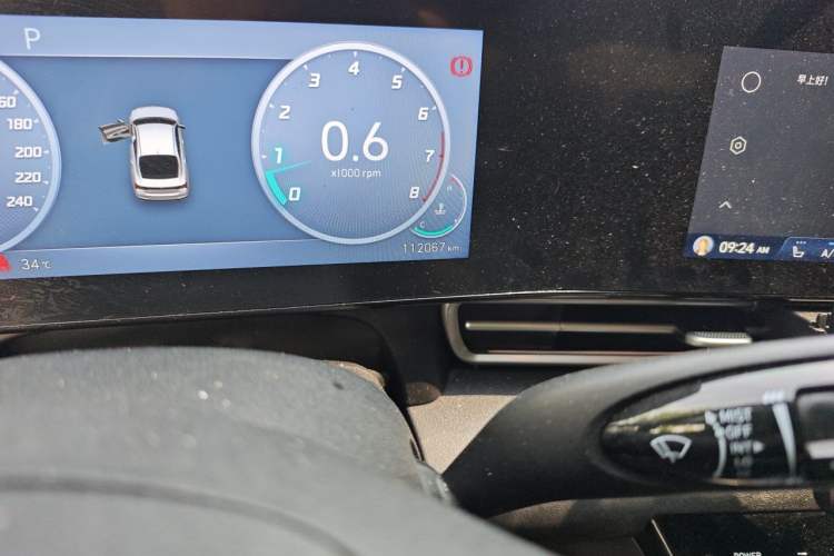 Used Hyundai Elantra 2022 1.5L CVT 20th Anniversary Edition Odometer Close Up
