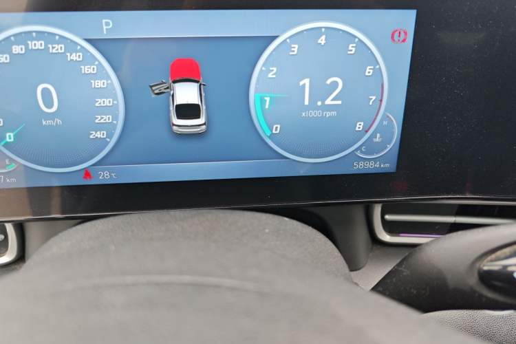 Used Hyundai Elantra 2022 1.5L CVT 20th Anniversary Edition Odometer Close Up