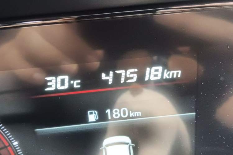 Used Hyundai Elantra 2022 1.5L CVT LUX Prestige Edition Odometer Close Up