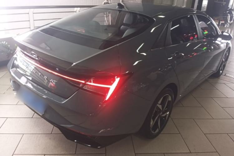 Used Hyundai Elantra 2022 1.5L CVT LUX Prestige Edition Rear Right 45 Deg