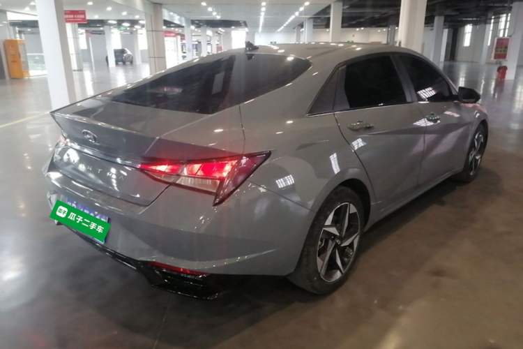 Used Hyundai Elantra 2022 1.5L CVT GLX Elite Edition Rear Right 45 Deg