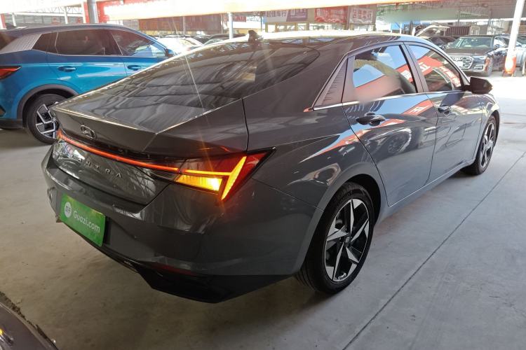 Used Hyundai Elantra 2022 1.5L CVT LUX Prestige Edition Rear Right 45 Deg