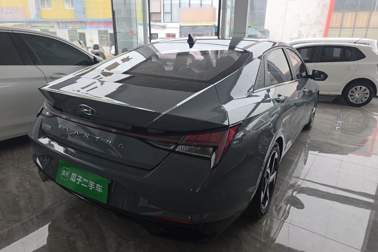 Used Hyundai Elantra 2022 1.5L CVT GLX Elite Edition Rear Right 45 Deg