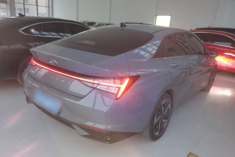 Used Hyundai Elantra 2022 1.5L CVT LUX Prestige Edition Rear Right 45 Deg