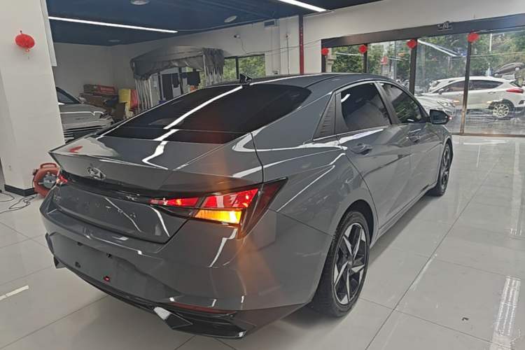 Used Hyundai Elantra 2022 1.5L CVT GLX Elite Edition Rear Right 45 Deg