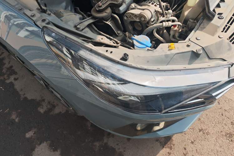 Used Hyundai Elantra 2022 1.5L CVT LUX Prestige Edition Right Front Headlight
