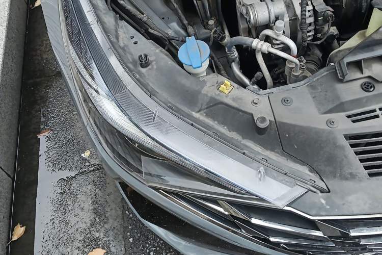 Used Hyundai Elantra 2022 1.5L CVT LUX Prestige Edition Right Front Headlight