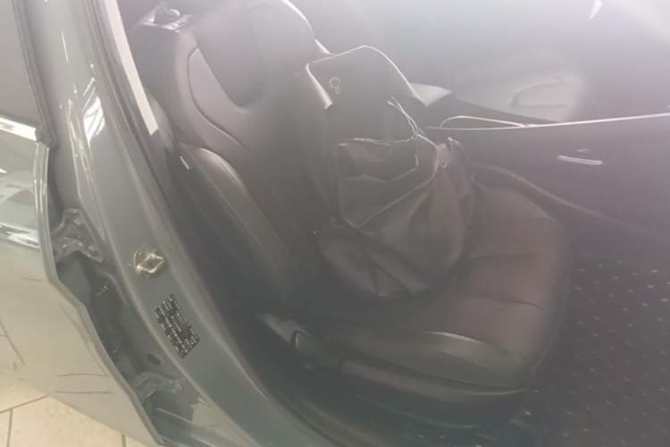 Used Hyundai Elantra 2022 1.5L CVT LUX Prestige Edition Right Front Seat
