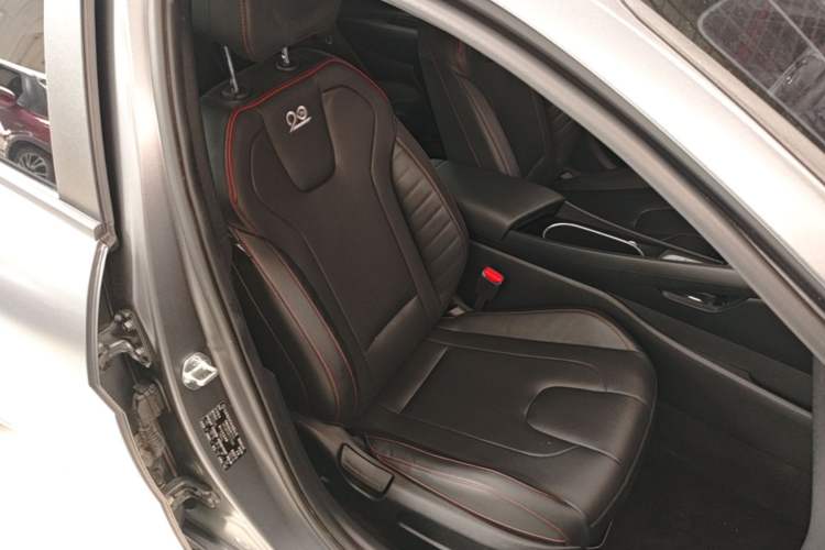 Used Hyundai Elantra 2022 1.5L CVT 20th Anniversary Edition Right Front Seat