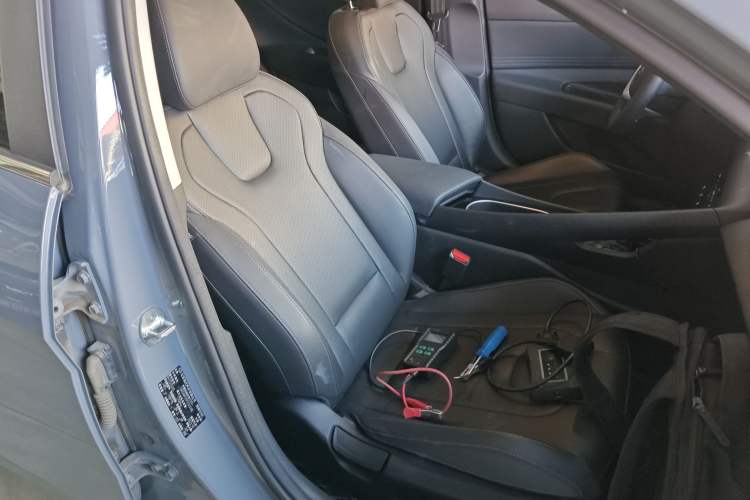 Used Hyundai Elantra 2022 1.5L CVT LUX Prestige Edition Right Front Seat