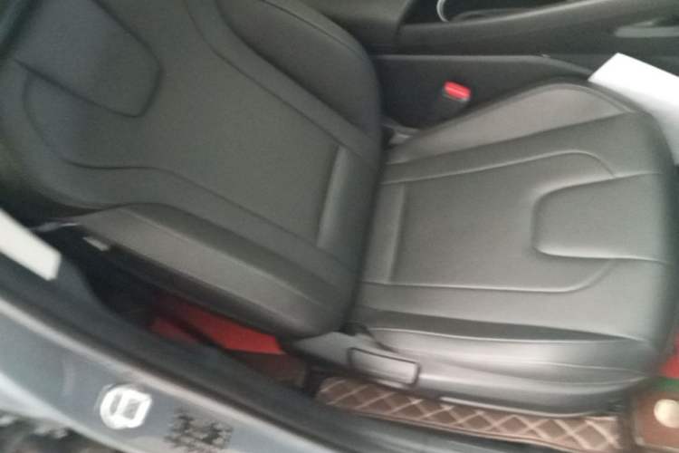 Used Hyundai Elantra 2022 1.5L CVT GLX Elite Edition Right Front Seat