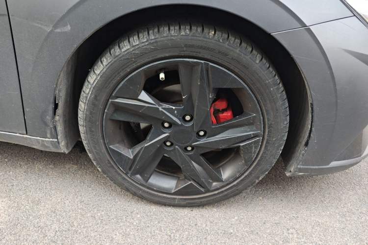 Used Hyundai Elantra 2022 1.5L CVT 20th Anniversary Edition Right Front Wheel Hub