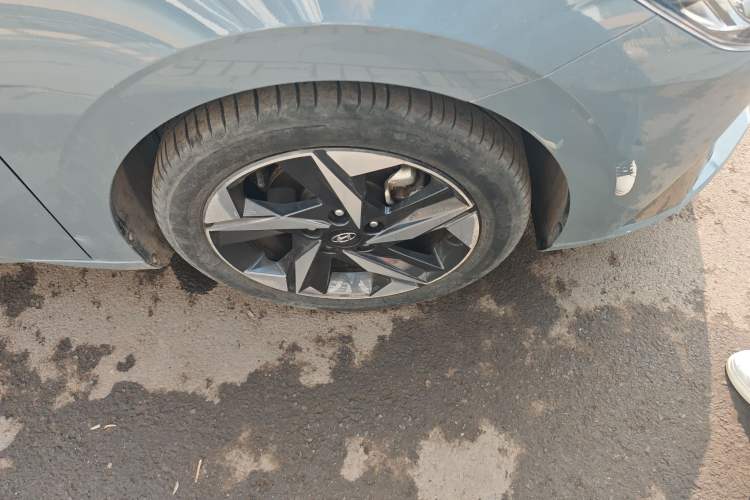 Used Hyundai Elantra 2022 1.5L CVT LUX Prestige Edition Right Front Wheel Hub