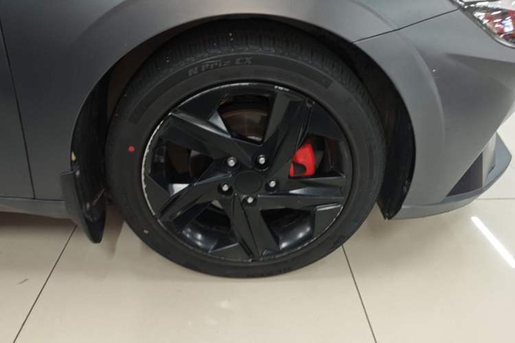 Used Hyundai Elantra 2022 1.5L CVT 20th Anniversary Edition Right Front Wheel Hub