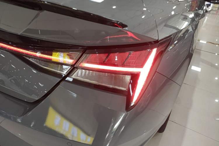 Used Hyundai Elantra 2022 1.5L CVT LUX Prestige Edition Right Rear Taillight