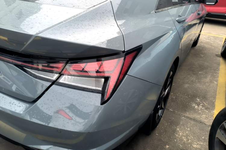 Used Hyundai Elantra 2022 1.5L CVT LUX Prestige Edition Right Rear Taillight