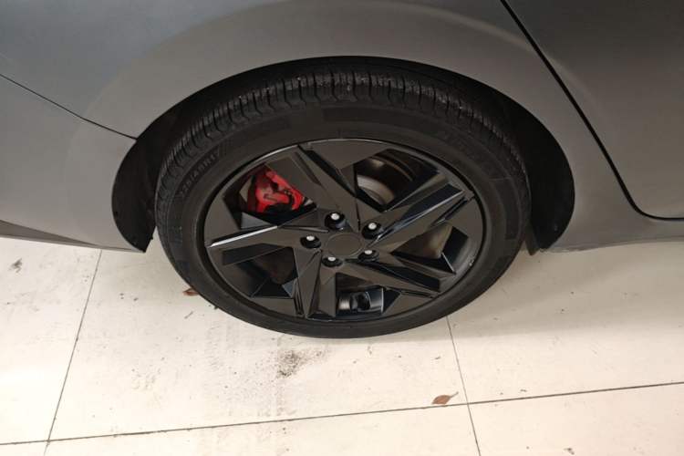Used Hyundai Elantra 2022 1.5L CVT 20th Anniversary Edition Right Rear Wheel Hub