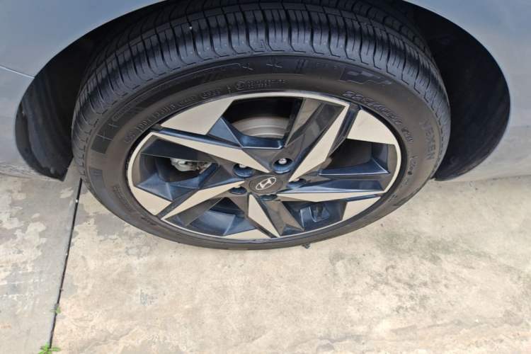 Used Hyundai Elantra 2022 1.5L CVT LUX Prestige Edition Right Rear Wheel Hub