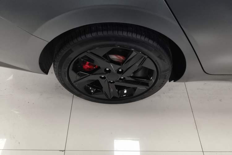 Used Hyundai Elantra 2022 1.5L CVT 20th Anniversary Edition Right Rear Wheel Hub