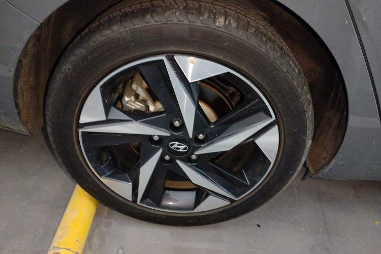 Used Hyundai Elantra 2022 1.5L CVT LUX Prestige Edition Right Rear Wheel Hub