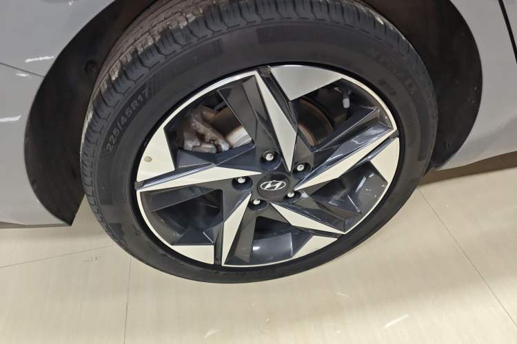 Used Hyundai Elantra 2022 1.5L CVT LUX Prestige Edition Right Rear Wheel Hub