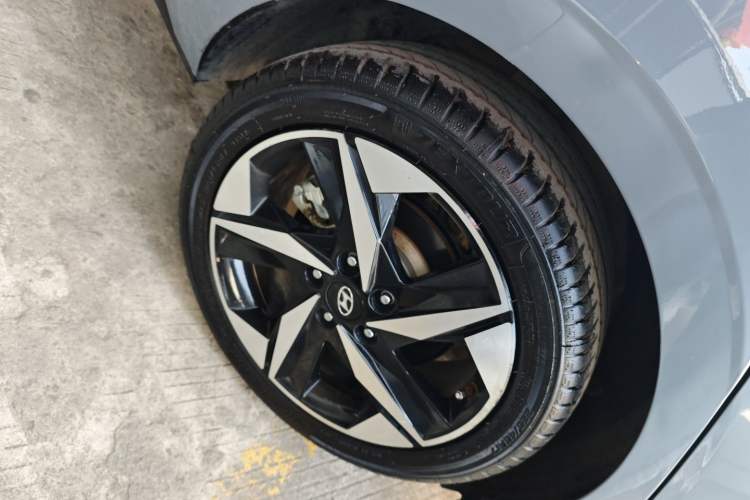 Used Hyundai Elantra 2022 1.5L CVT GLX Elite Edition Right Rear Wheel Hub