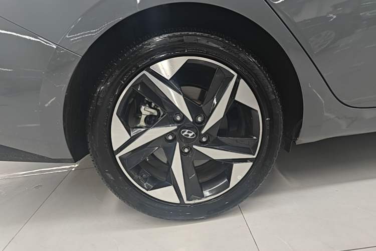 Used Hyundai Elantra 2022 1.5L CVT GLX Elite Edition Right Rear Wheel Hub