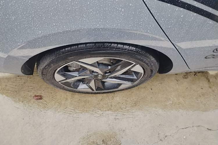 Used Hyundai Elantra 2022 1.5L CVT GLX Elite Edition Right Rear Wheel Hub