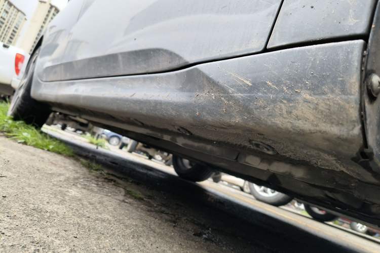 Used Hyundai Elantra 2022 1.5L CVT GLX Elite Edition Right Side Sill