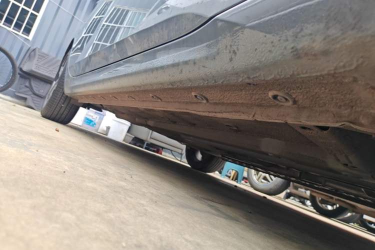 Used Hyundai Elantra 2022 1.5L CVT LUX Prestige Edition Right Side Sill