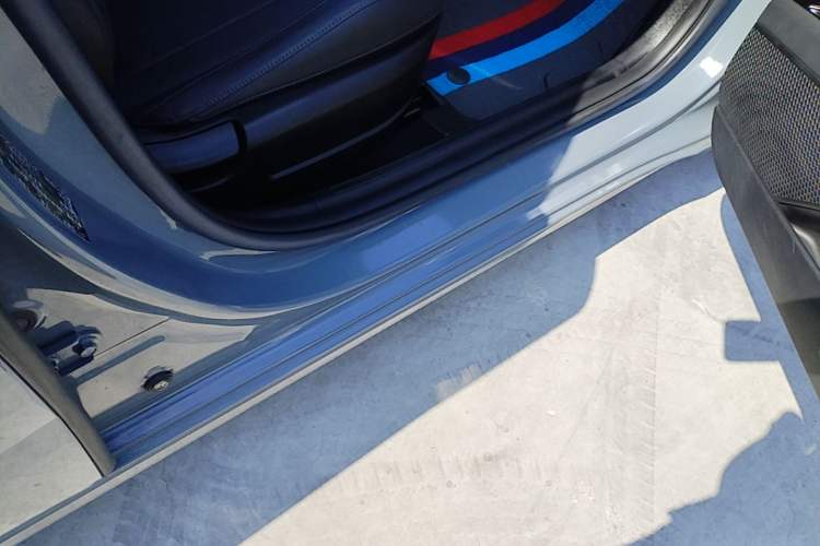 Used Hyundai Elantra 2022 1.5L CVT LUX Prestige Edition Right Side Sill