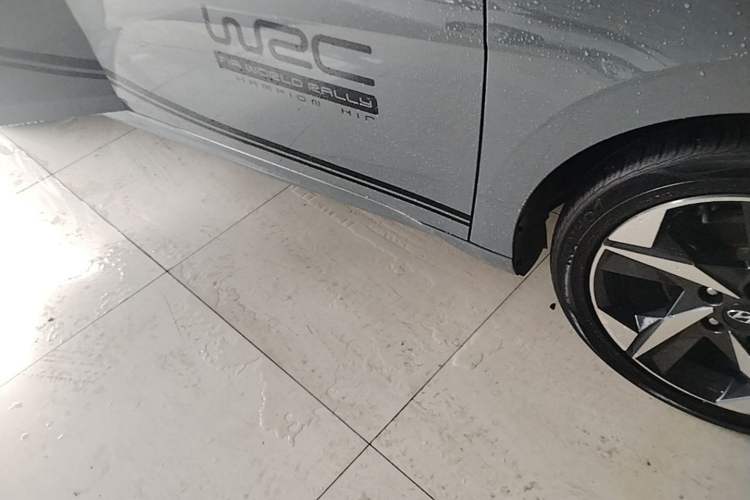 Used Hyundai Elantra 2022 1.5L CVT GLX Elite Edition Right Side Sill