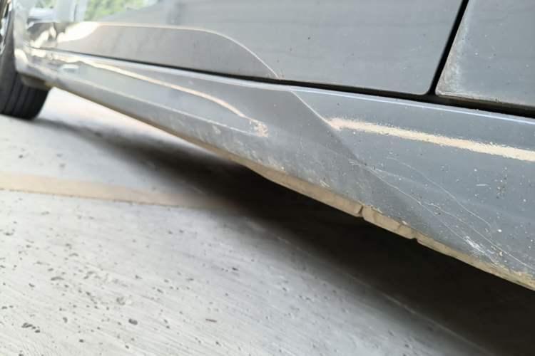 Used Hyundai Elantra 2022 1.5L CVT GLX Elite Edition Right Side Sill