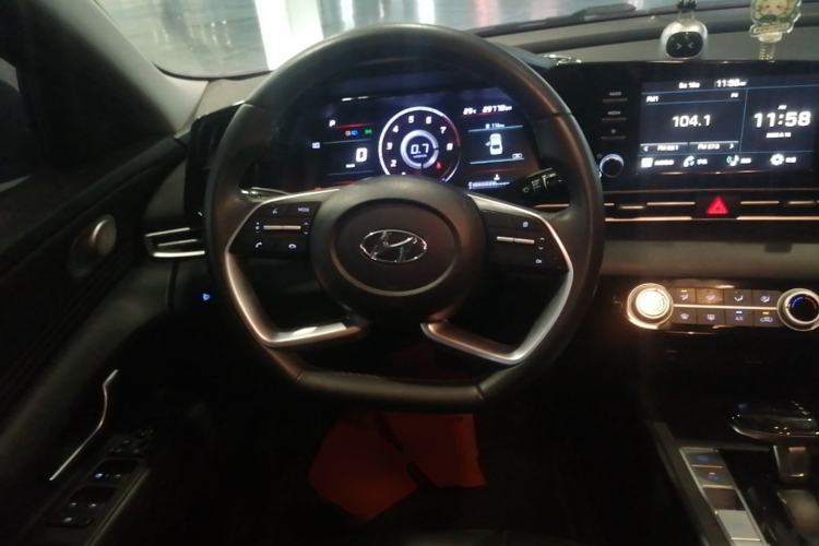Used Hyundai Elantra 2022 1.5L CVT GLX Elite Edition Steering Wheel