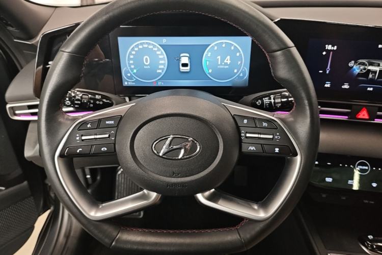 Used Hyundai Elantra 2022 1.5L CVT 20th Anniversary Edition Steering Wheel