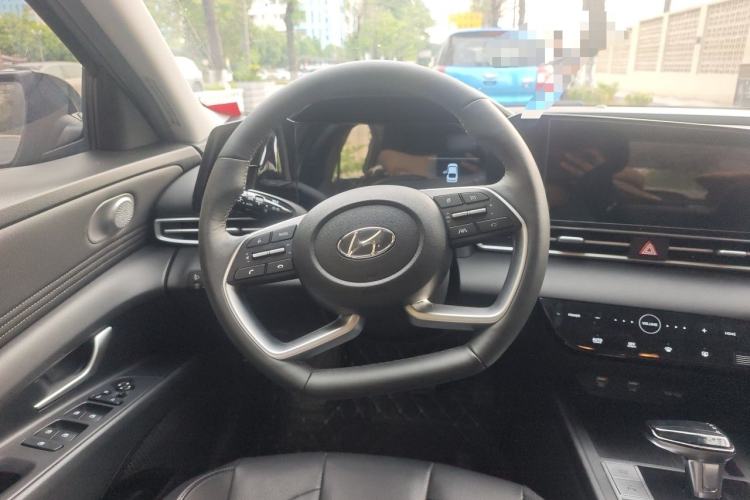 Used Hyundai Elantra 2022 1.5L CVT GLX Elite Edition Steering Wheel