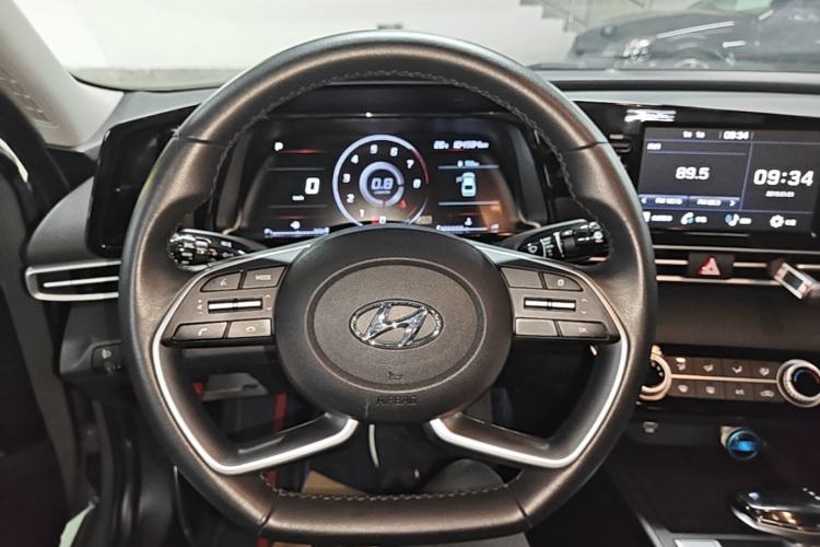 Used Hyundai Elantra 2022 1.5L CVT GLX Elite Edition Steering Wheel